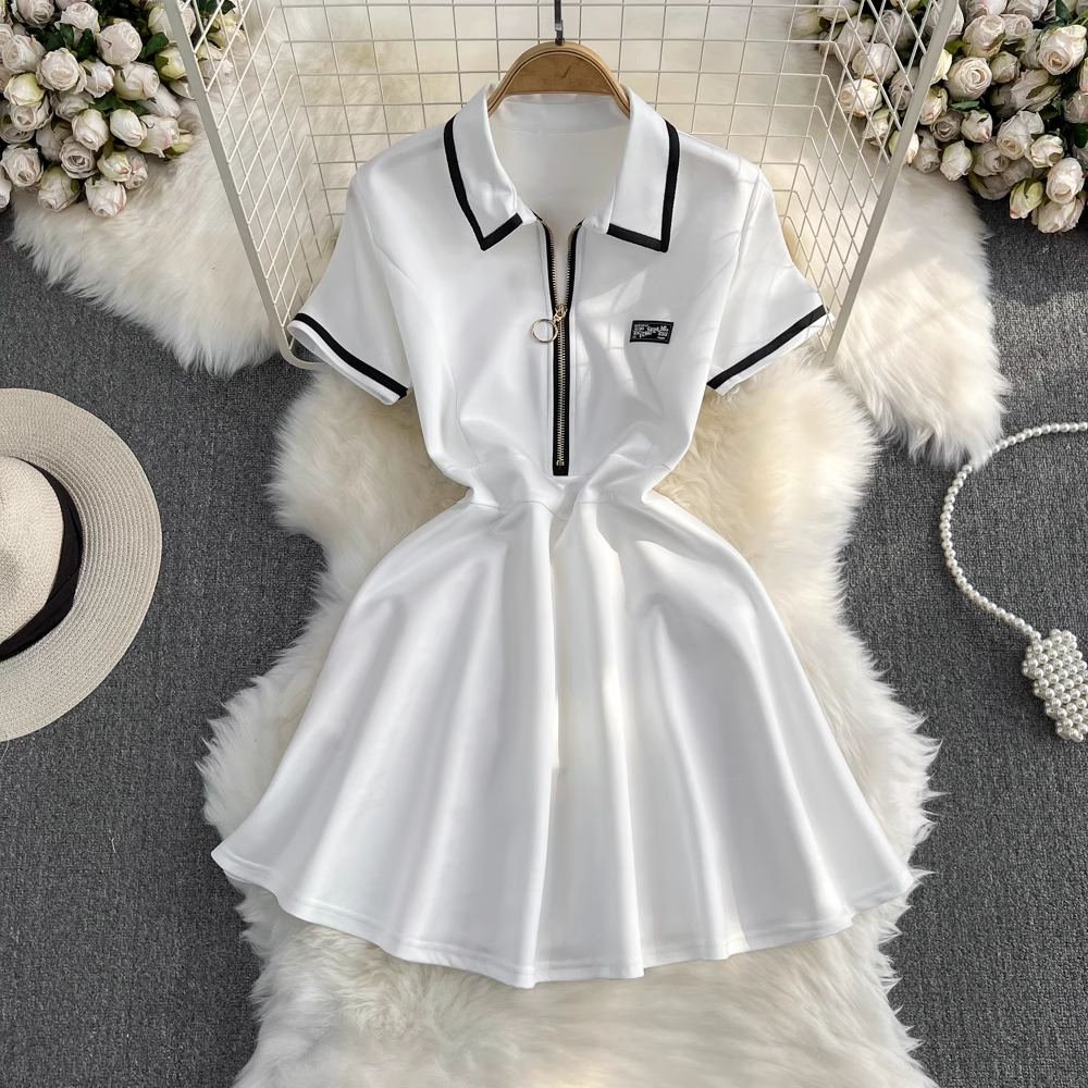 Retro short-sleeved contrasting color POLO collar A-line fluffy dress YM281