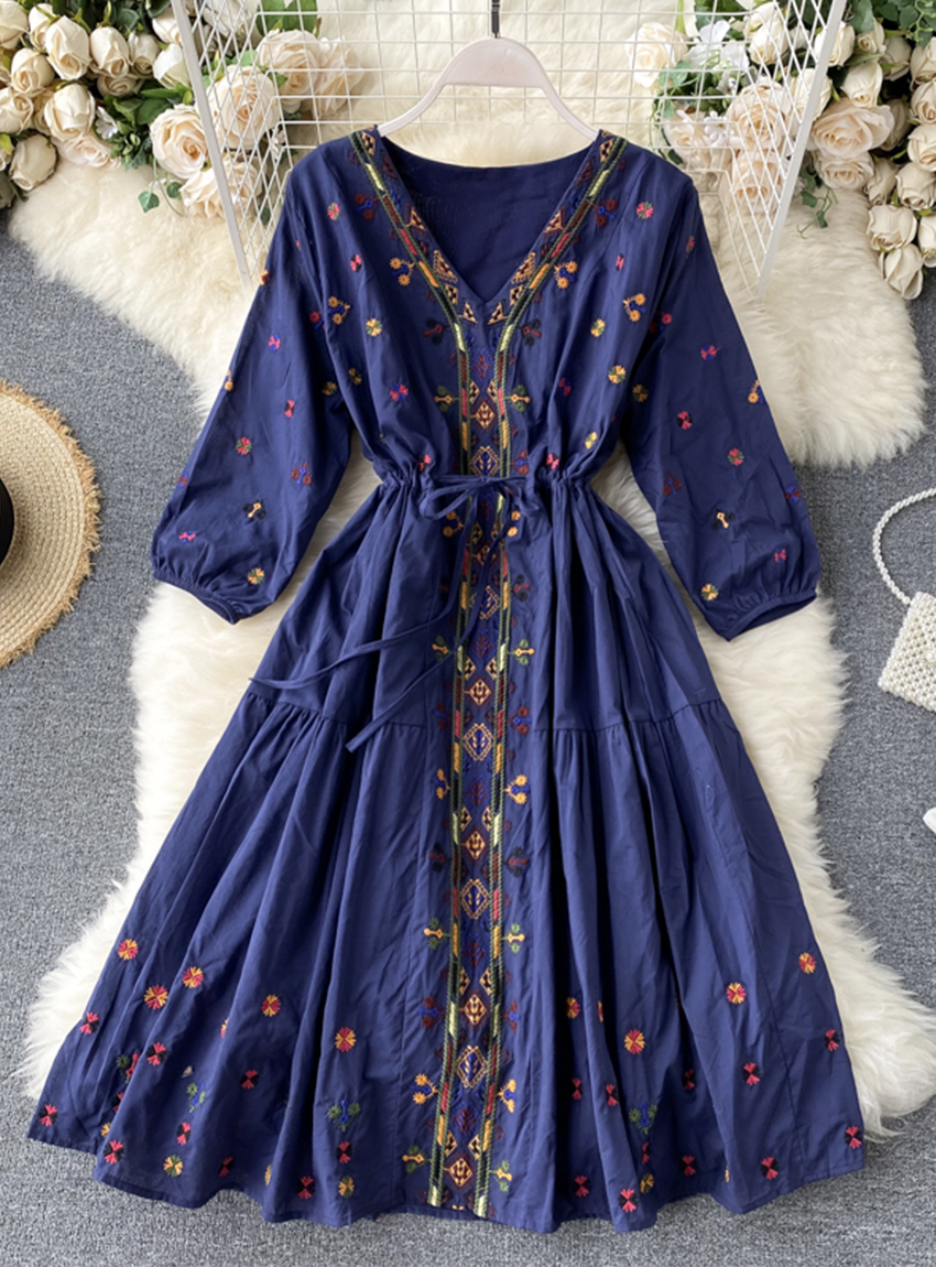 A Line V Neck Embroidery Long Sleeve Dress  YM442