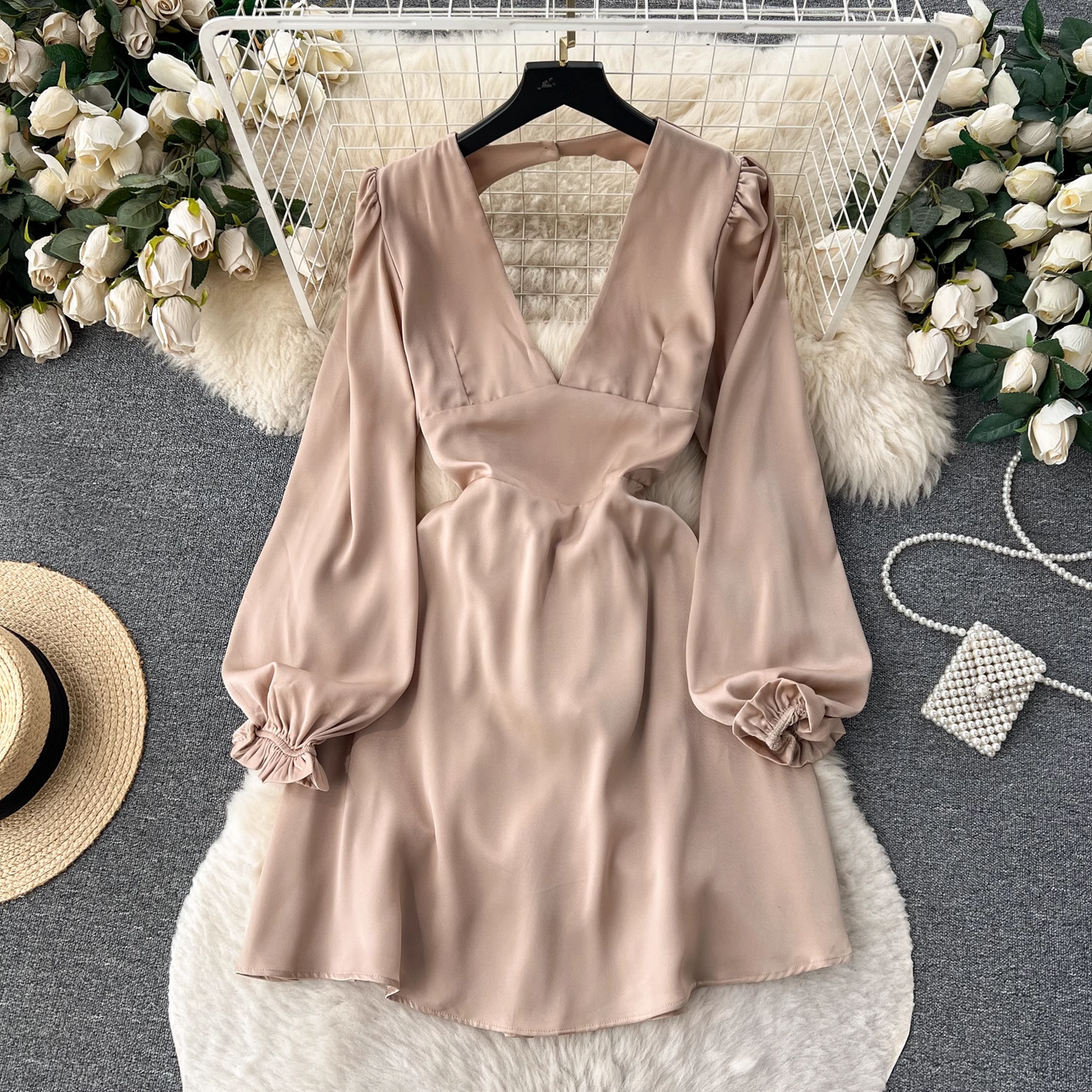 Deep V-neck low-cut backless puff-sleeve dress YM539