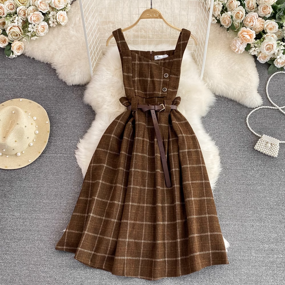 Plaid suspender dress retro style in autumn and winter YM838