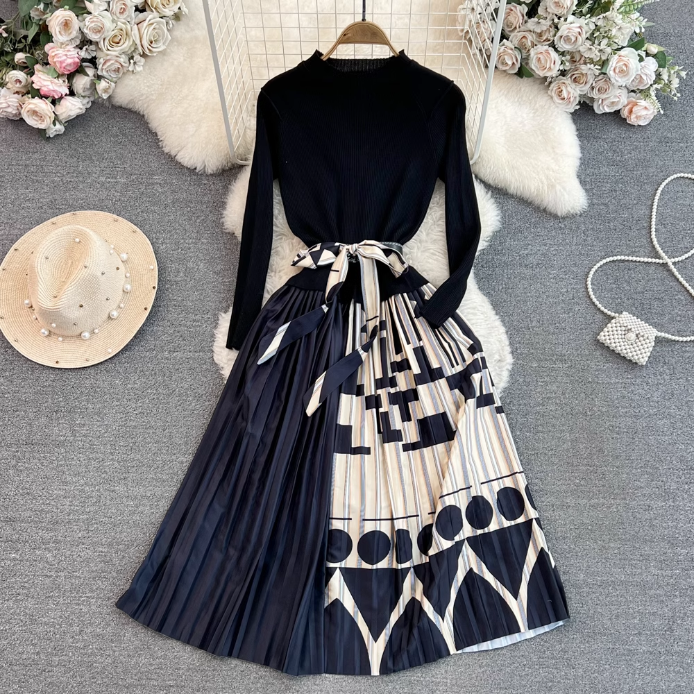 Long-sleeved stand-collar knitted patchwork A-line printed pleated dress YM580