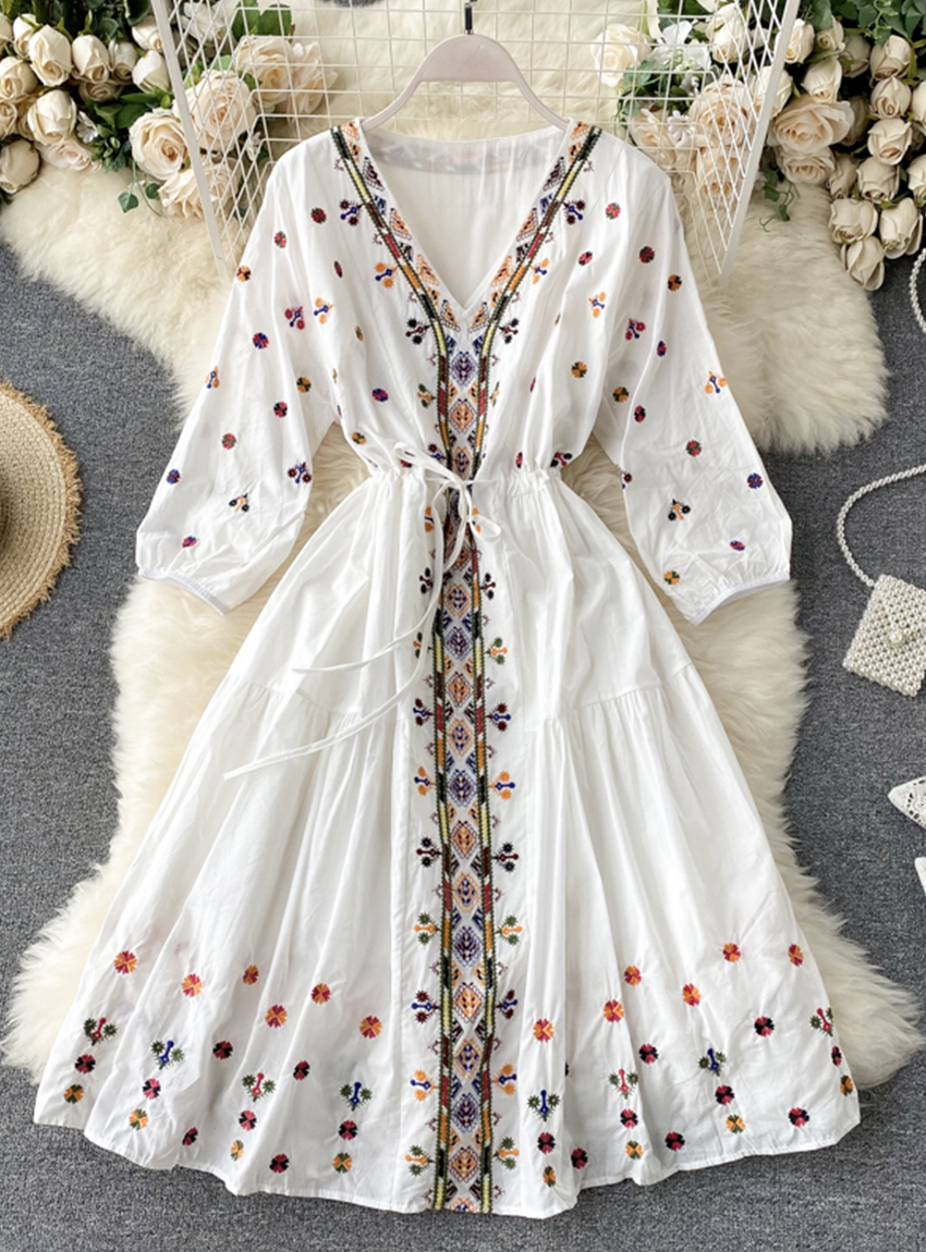 A Line V Neck Embroidery Long Sleeve Dress  YM442