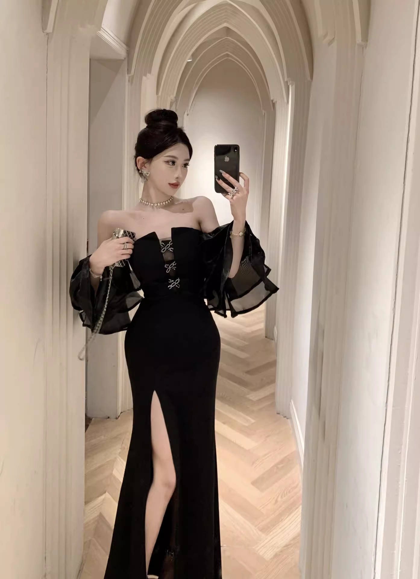 Black sexy strapless dress with flared sleeves YM1513