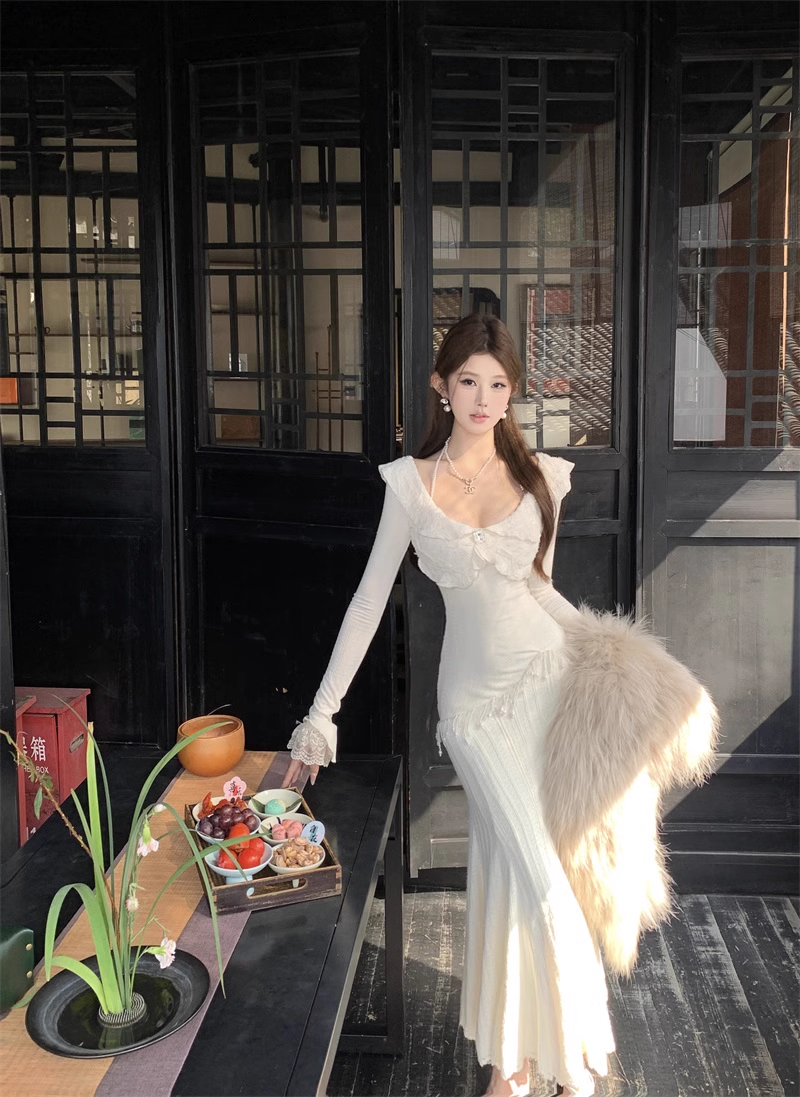 Off-white Round Neck Long-Sleeved Dress Lace Slim Mermaid Dress YM1815