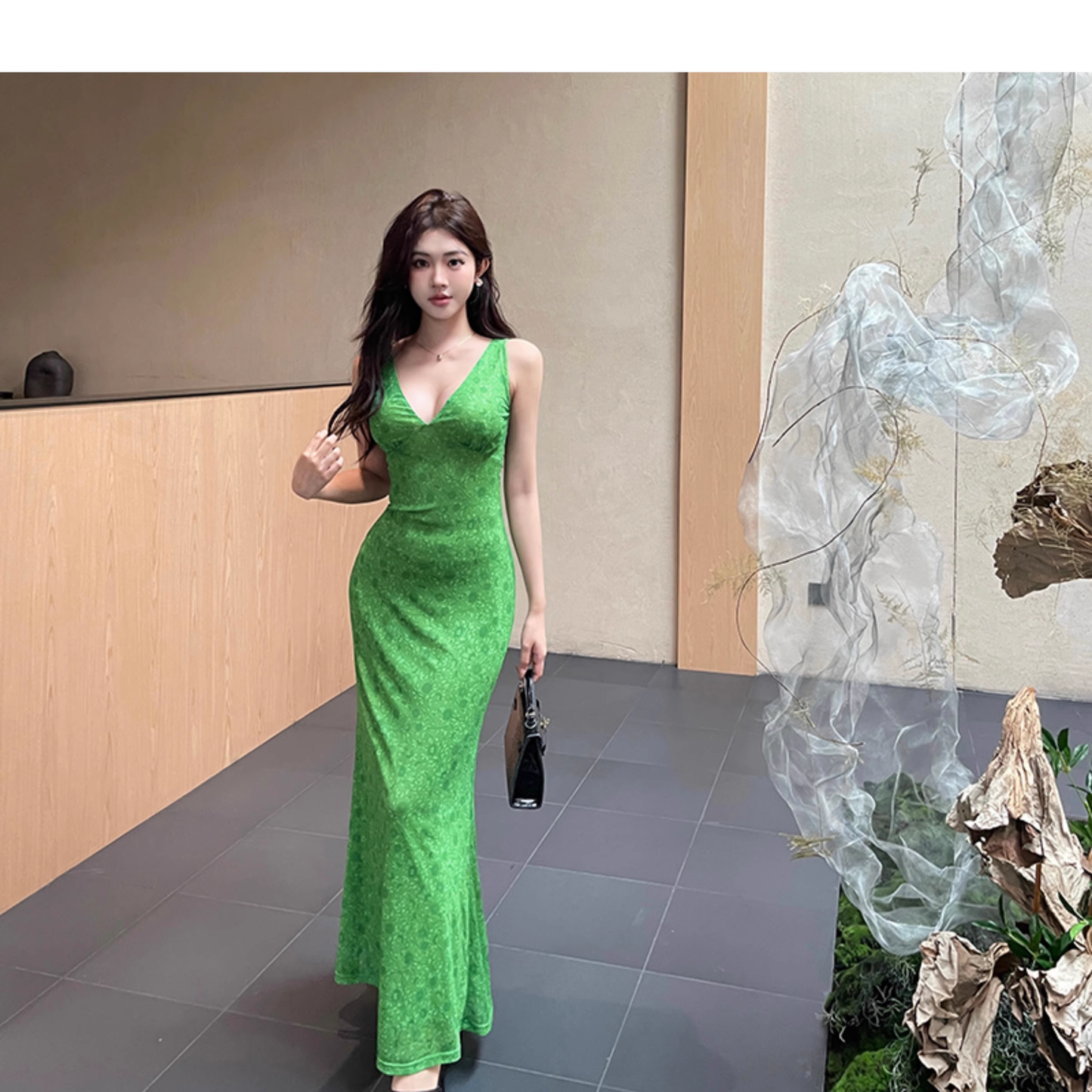 Green V-neck dress YM1172