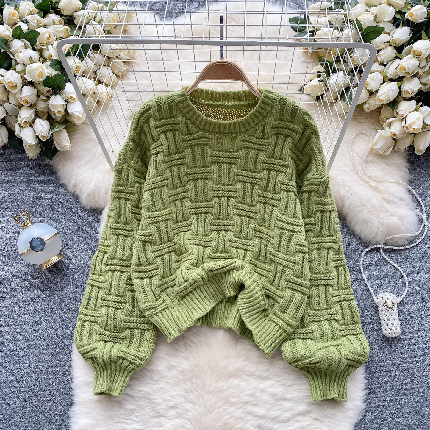 Round neck three-dimensional twist knitted sweater YM550