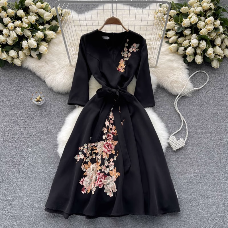 New style elegant V-neck lace-up dress YM690