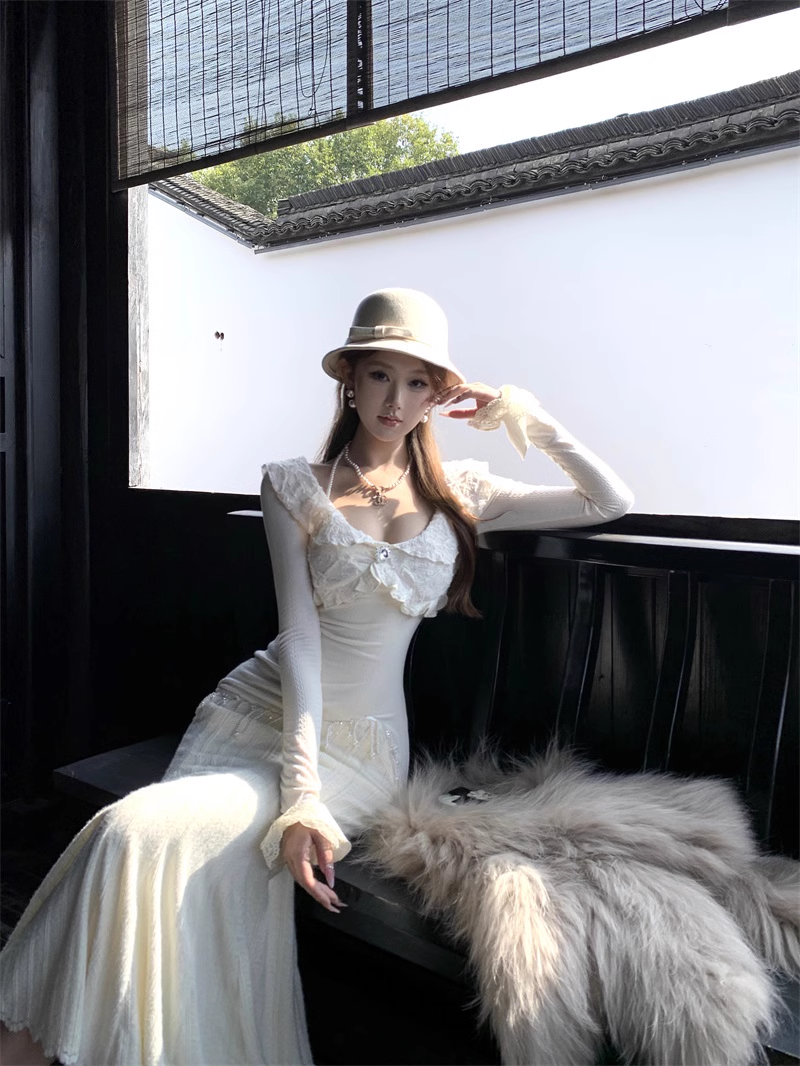 Off-white Round Neck Long-Sleeved Dress Lace Slim Mermaid Dress YM1815