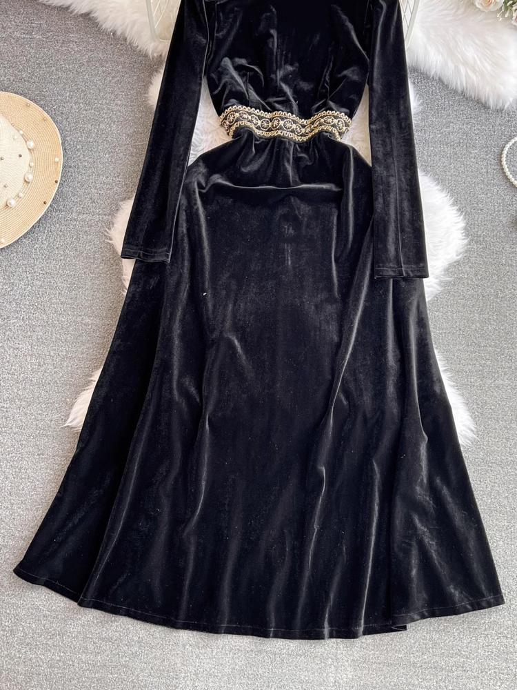 Long-sleeved A-line velvet dress with stand collar YM1017