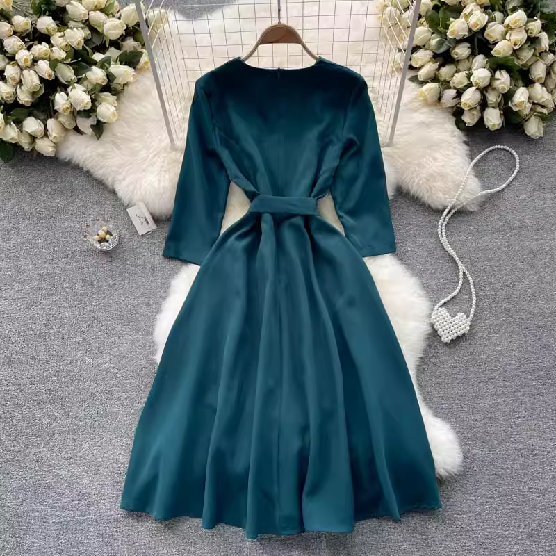 New style elegant V-neck lace-up dress YM690