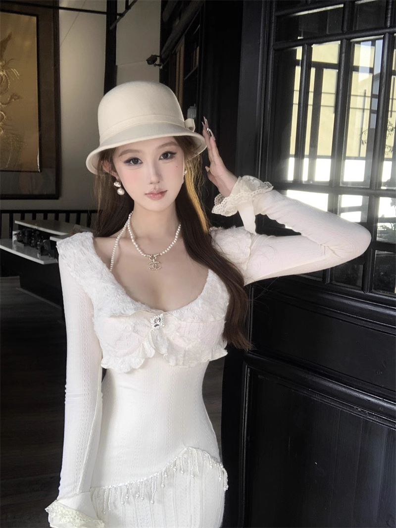 Off-white Round Neck Long-Sleeved Dress Lace Slim Mermaid Dress YM1815