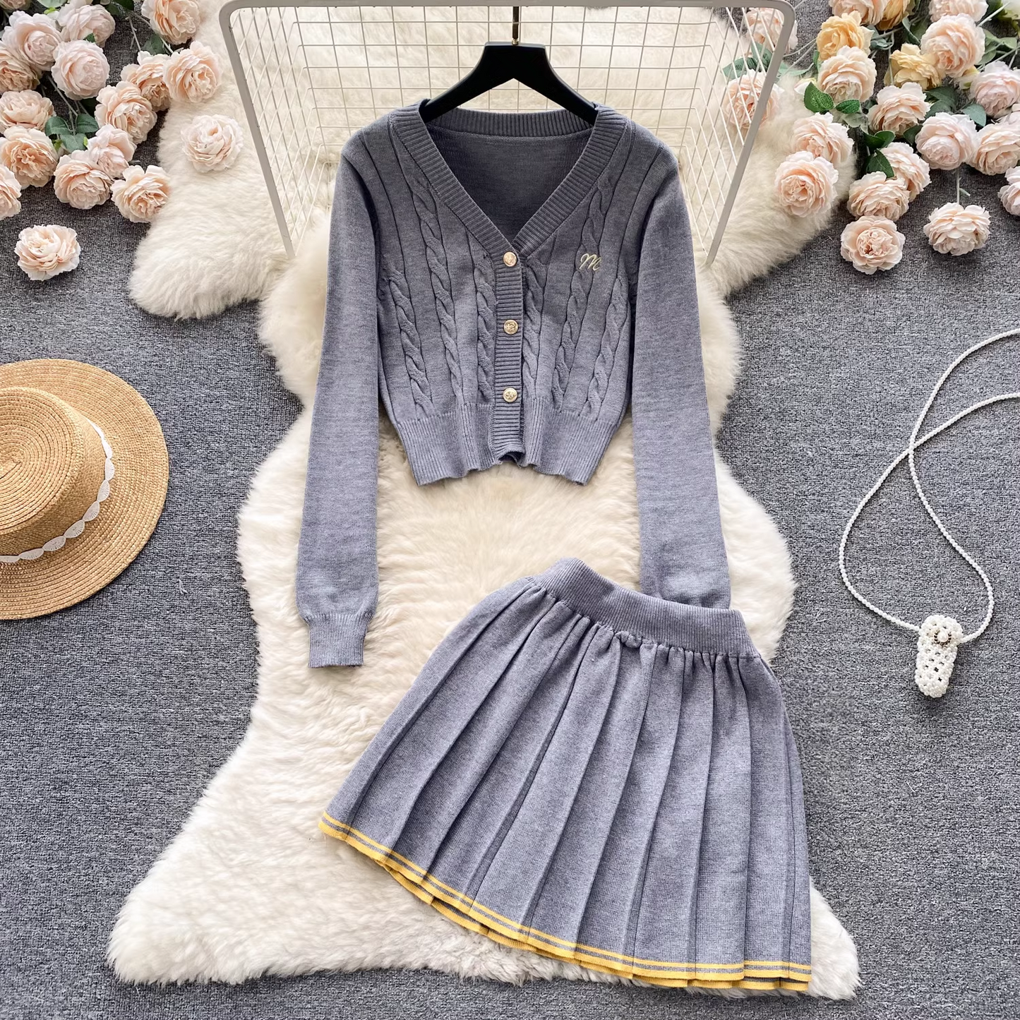 Autumn short long-sleeved knitted cardigan jacket pleated dress two-piece set YM631